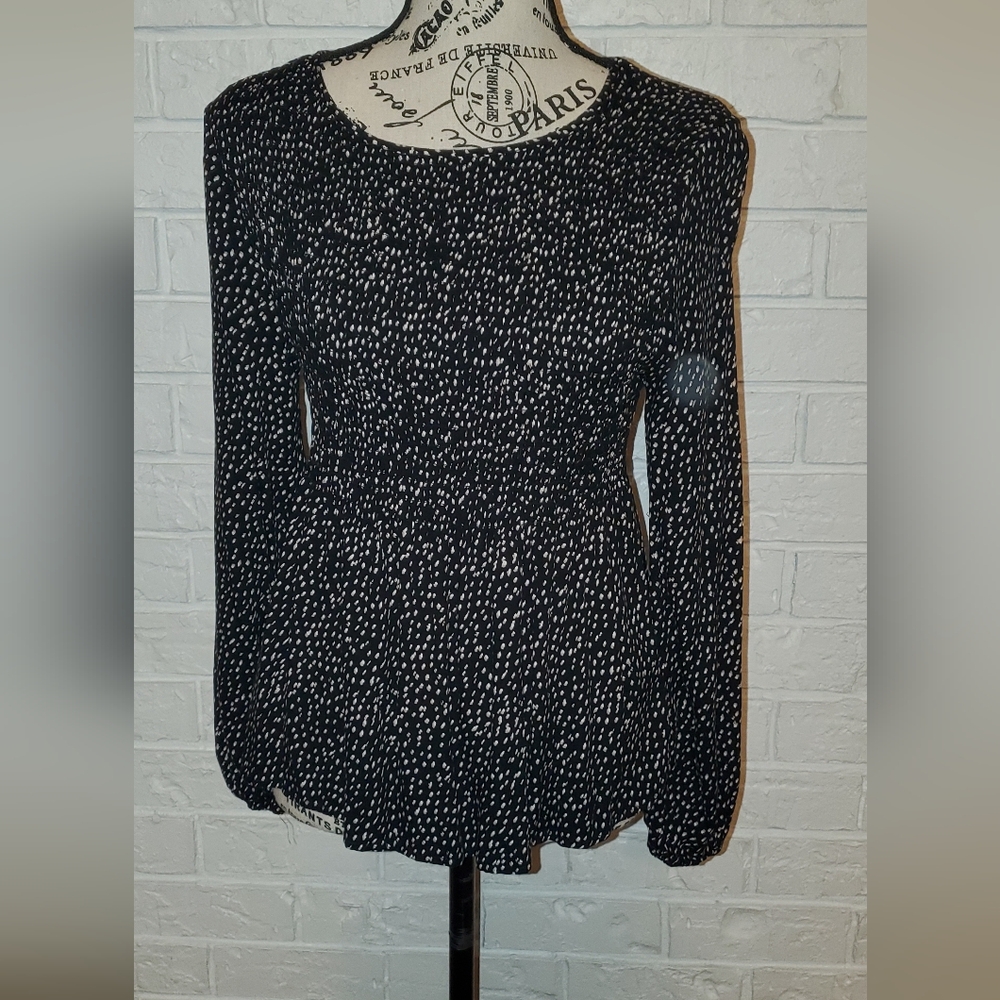 Kirious pleated smock style long sleeve women's top size small